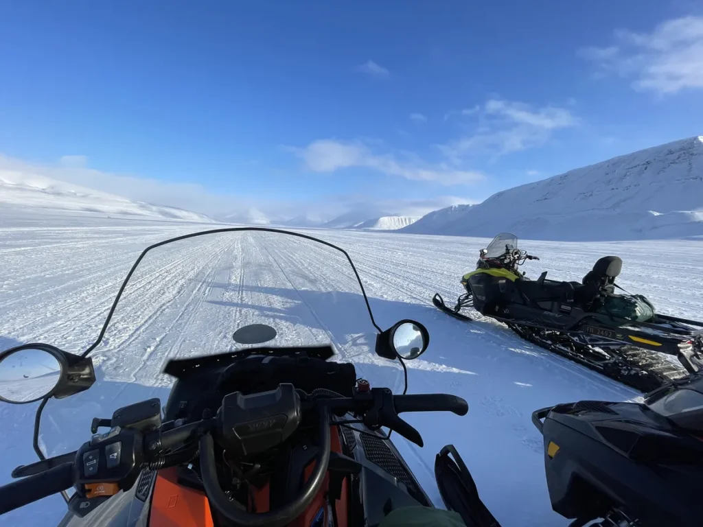 Lynx snowmobiles Expedition